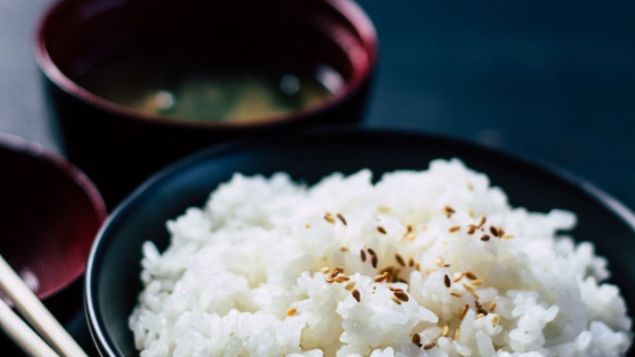 What typical/traditional dish from Asia would pair well with Sauternes? - picture of bowl of rice