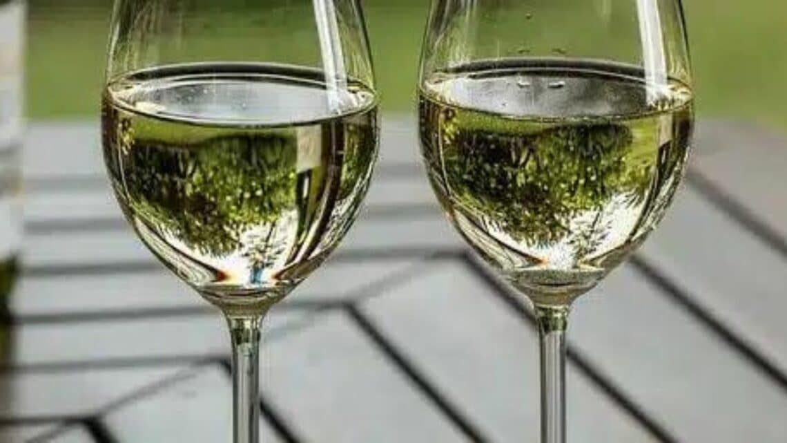 Is Riesling German or Austrian? - two glasses if white wines